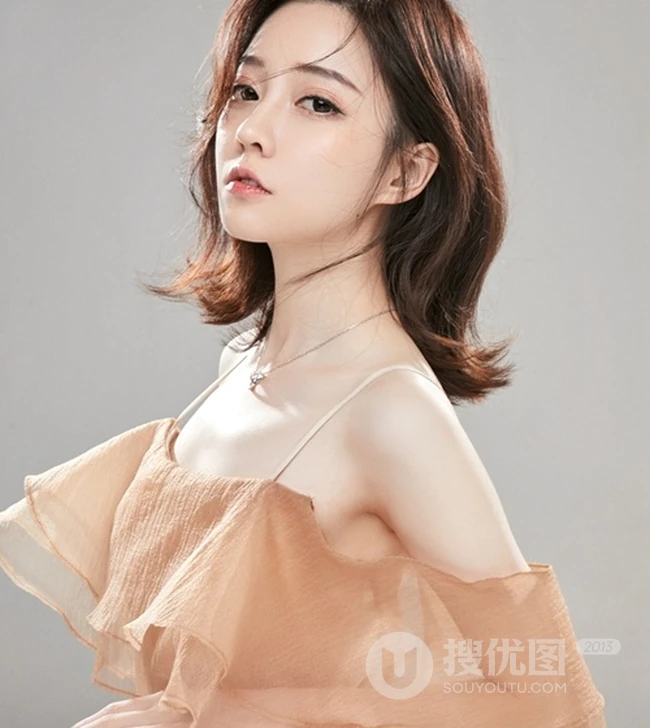 冯提莫微博写真旧照合集，甜美清新教主的百变魅力