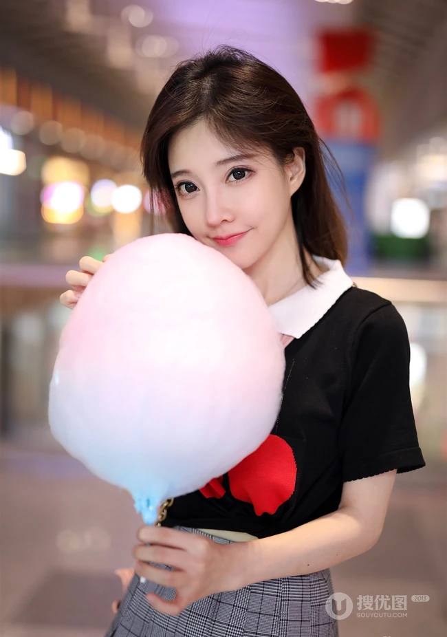 冯提莫微博写真旧照合集，甜美清新教主的百变魅力
