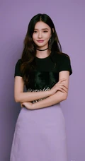 林允黑衣紫裙气质优雅动人活动写真图片