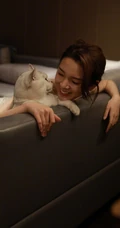 陈瑶带猫出行入住酒店图片，日常逗猫爱心满满