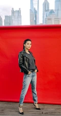 baby最新秋季电子刊写真封面，解锁机车女孩酷美新时尚