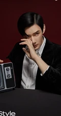 彦希优家画报红色系艳丽写真图片