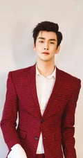 彦希红色格子西服魅力写真高清图集