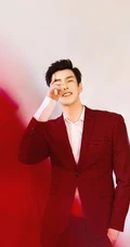 彦希红色格子西服魅力写真高清图集