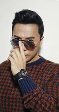 功夫巨星甄子丹杂志封面写真，展现来自硬汉的绅士魅力