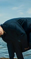 韩东君精彩OK杂志冬装海边写真图片，不惧寒冷帅气动人