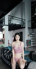 苗条身材与娇柔姿态，女生luna张静燕气质甜美写真图片