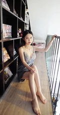 苗条身材与娇柔姿态，女生luna张静燕气质甜美写真图片