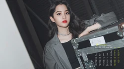 微卷长发美女欧阳娜娜高清正装西服桌面壁纸图片