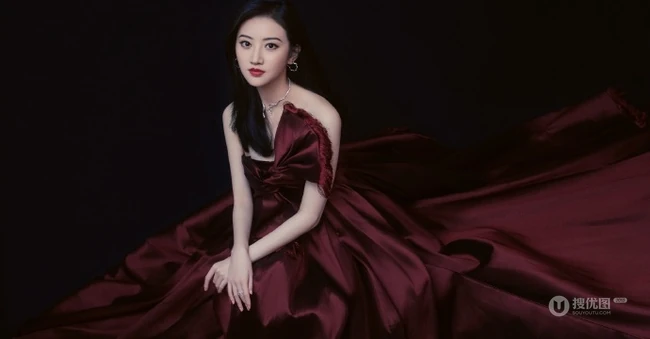 景甜气质优雅礼裙长裙尽显动人线条锁骨写真图片