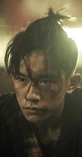 易烊千玺电影《少年的你》个人剧照海报，10.25震撼上映