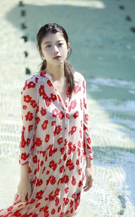 清纯与气质兼具，女生模特马场富美加写真，生活照图片集