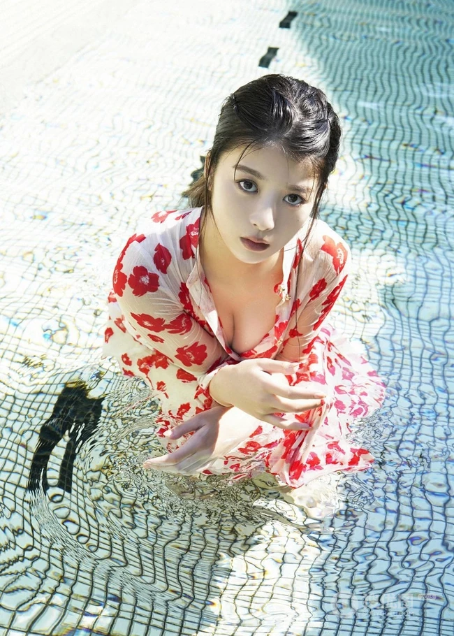 清纯与气质兼具，女生模特马场富美加写真，生活照图片集