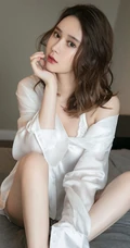 气质白皙女生Coral写真图集一，黑裙动人、白衫温暖而优雅