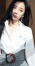 朱颜曼滋白衫格子短裤清爽动人写真图片