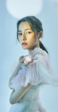 柴碧云最新《昕薇》杂志写真大片，多种风格不停变换