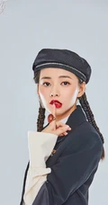 柴碧云最新《昕薇》杂志写真大片，多种风格不停变换