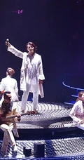帅哥明星郑伊健2019演唱会帅照图片