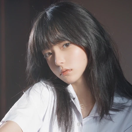 适合小女生使用的长发女孩头像