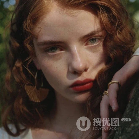 欧美短发女生画面比较唯美的微信女生头像