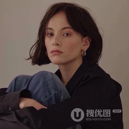 欧美短发女生画面比较唯美的微信女生头像