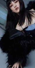 张韶涵酷冷个性复古时尚装扮登某杂志写真大片