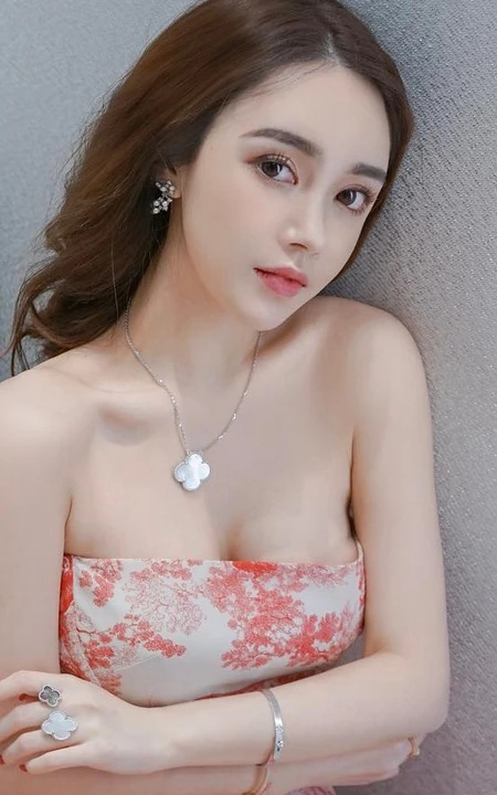 精选香港女生小青蛙气质动人写真，自拍，生活照图片集