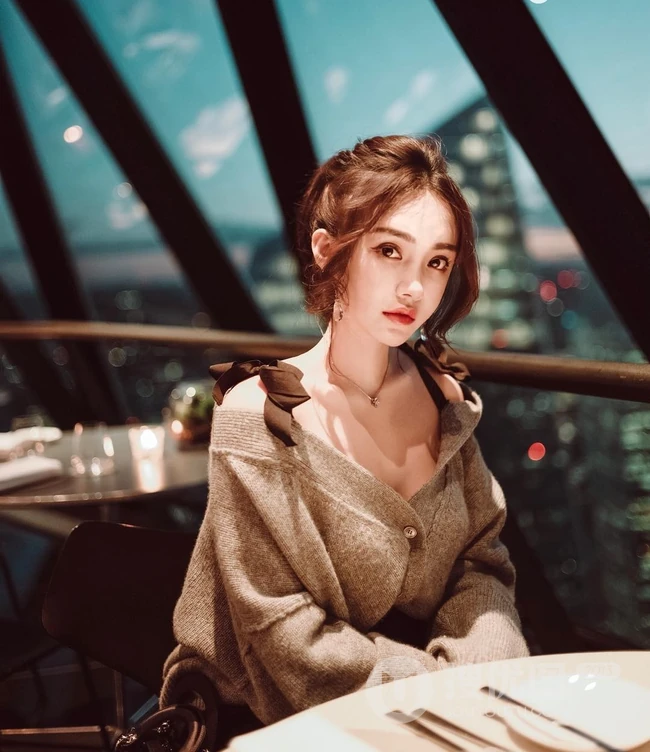 精选香港女生小青蛙气质动人写真，自拍，生活照图片集