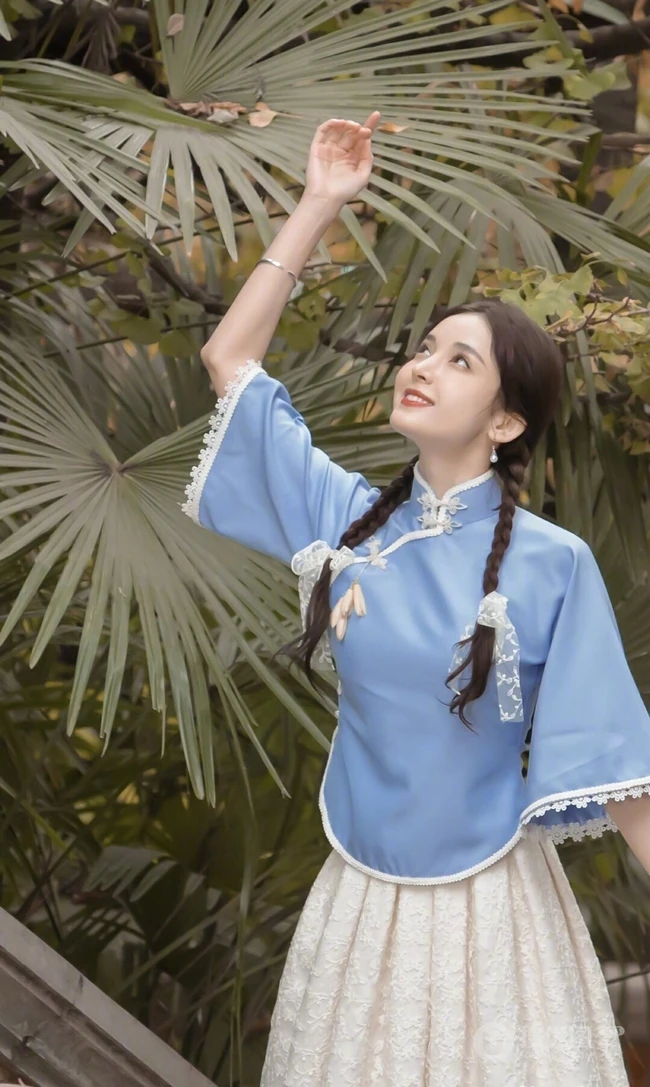 古力娜扎美白甜复古风新剧造型曝光，化身民国大家闺秀模样