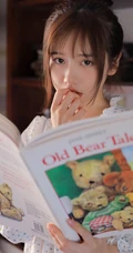 清新甜美小脸蛋少女佳人 小碎花睡裙舒适室内舒心图片