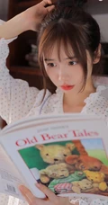 清新甜美小脸蛋少女佳人 小碎花睡裙舒适室内舒心图片