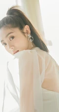 邢菲甜美气质轻纱牛仔裙室内写真，不止清新，还有小气质