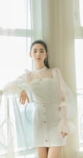 邢菲甜美气质轻纱牛仔裙室内写真，不止清新，还有小气质
