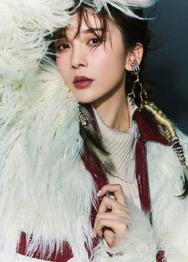 时尚百变魅力，女生明赵樱子各类服饰个性写真图片