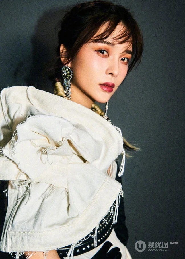 时尚百变魅力，女生明赵樱子各类服饰个性写真图片