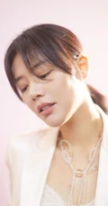 马思纯凌乱发型美，马思纯白衣西装酷美时尚写真图片