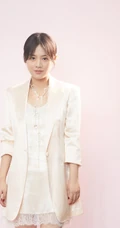 马思纯凌乱发型美，马思纯白衣西装酷美时尚写真图片