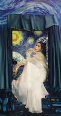 新疆女生哈妮克孜杂志写真大片，未来无限可能的新晋女星