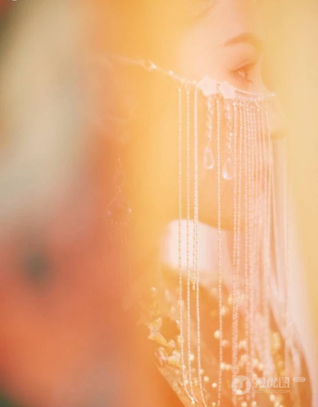 哈妮克孜化作敦煌飞天少女写真，犹如画中走来的一样