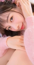 气质女生赵樱子粉色秋冬室内写真，完美诠释一颗粉色的少女心