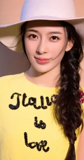 好清纯的牛仔女生，赵樱子头戴牛仔帽室内阳台美照
