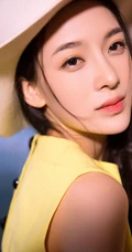 好清纯的牛仔女生，赵樱子头戴牛仔帽室内阳台美照