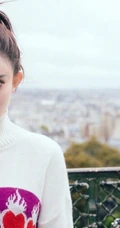 孟子义白色绣花针织衫搭牛仔短裙 清新甜美写真图片
