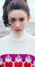孟子义白色绣花针织衫搭牛仔短裙 清新甜美写真图片
