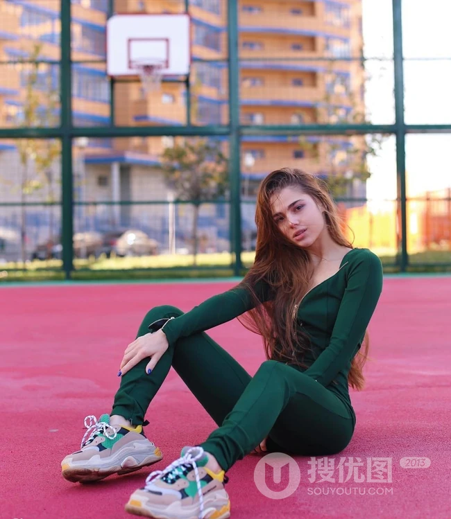 俄罗斯女生模特Anisonkate写真，自拍，生活照图集