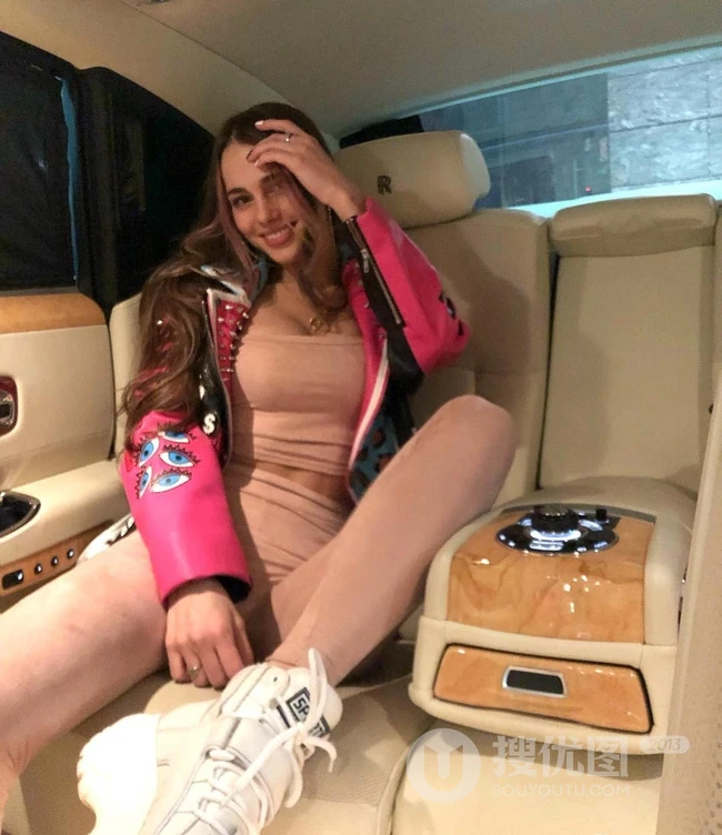 俄罗斯女生模特Anisonkate写真，自拍，生活照图集