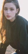 高颜值俄罗斯女生Dasha Taran高冷写真，生活照图集