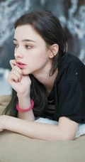 高颜值俄罗斯女生Dasha Taran高冷写真，生活照图集