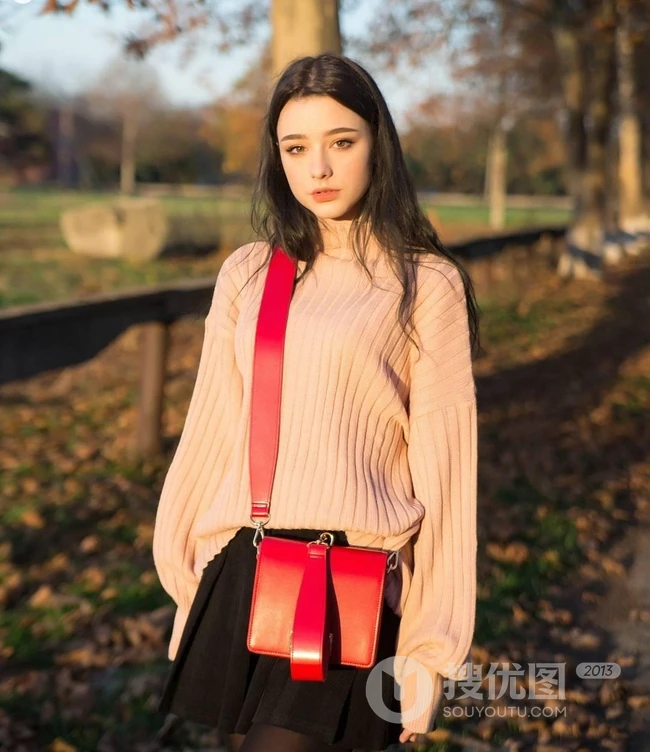 高颜值俄罗斯女生Dasha Taran高冷写真，生活照图集