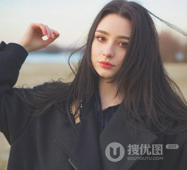 高颜值俄罗斯女生Dasha Taran高冷写真，生活照图集